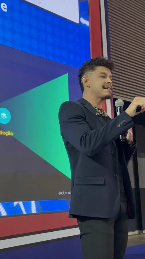 Bruno Scott falando na ABRAMULTI 2026