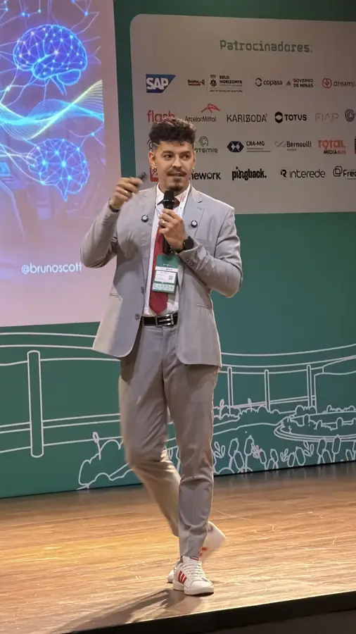 Bruno Scott apresentando no Minas Summit 2026