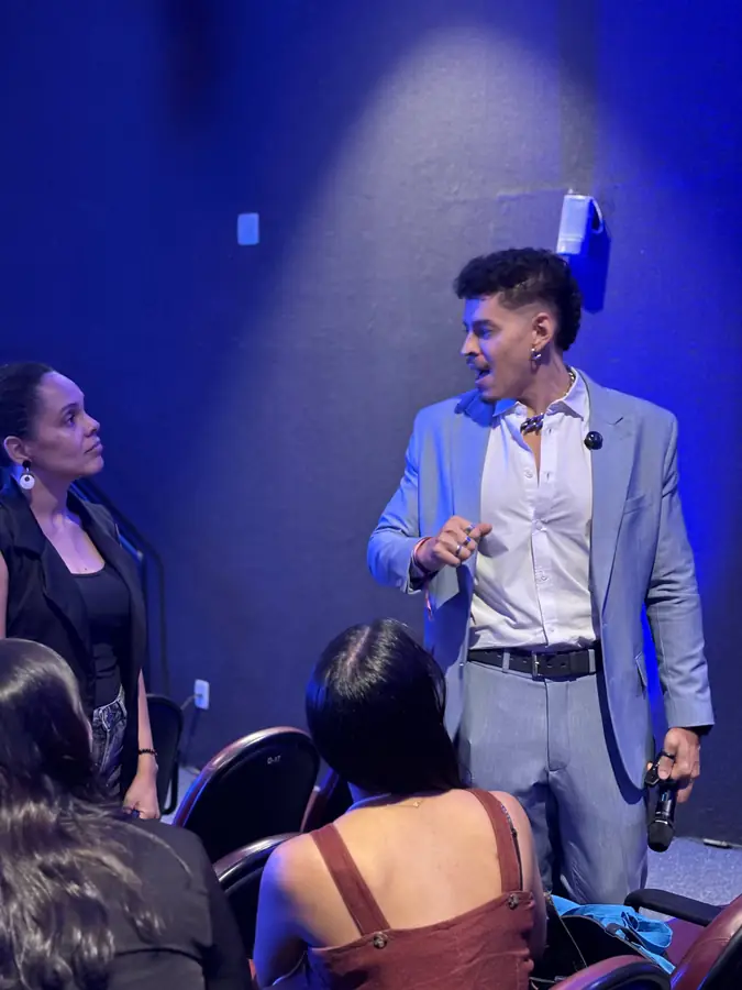 Bruno Scott conversando com participantes no Sebrae E-Festival 2026
